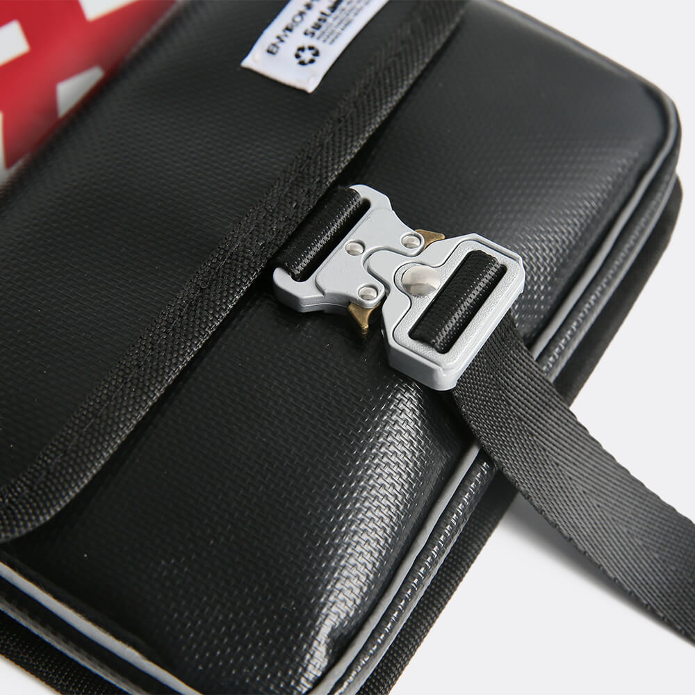 premium-buckle-hardware